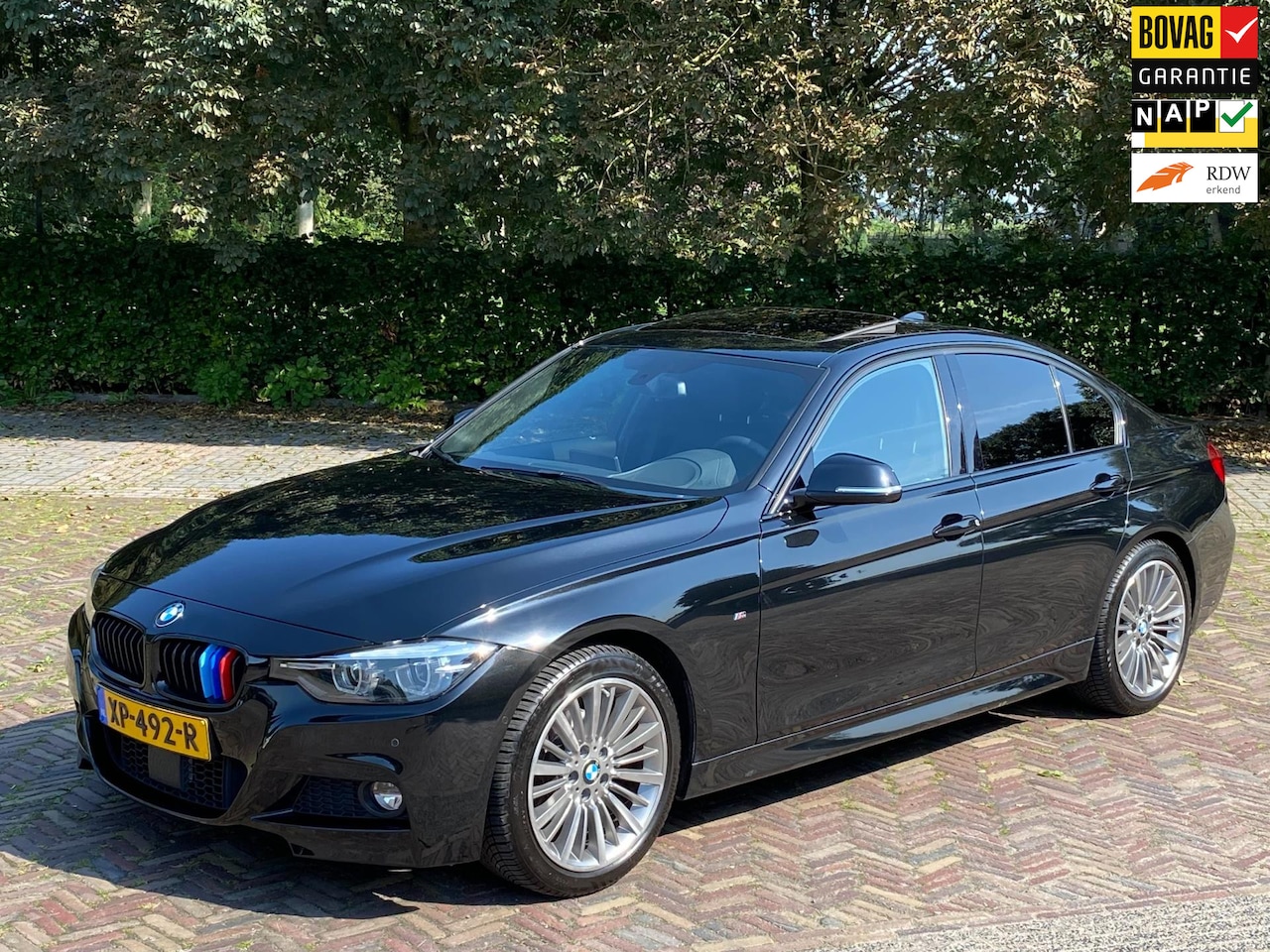 BMW 3-serie - 320i M Sport Edition | HUD | Leder | Schuifdak | LED | Navi | Trekhaak | Garantie - AutoWereld.nl