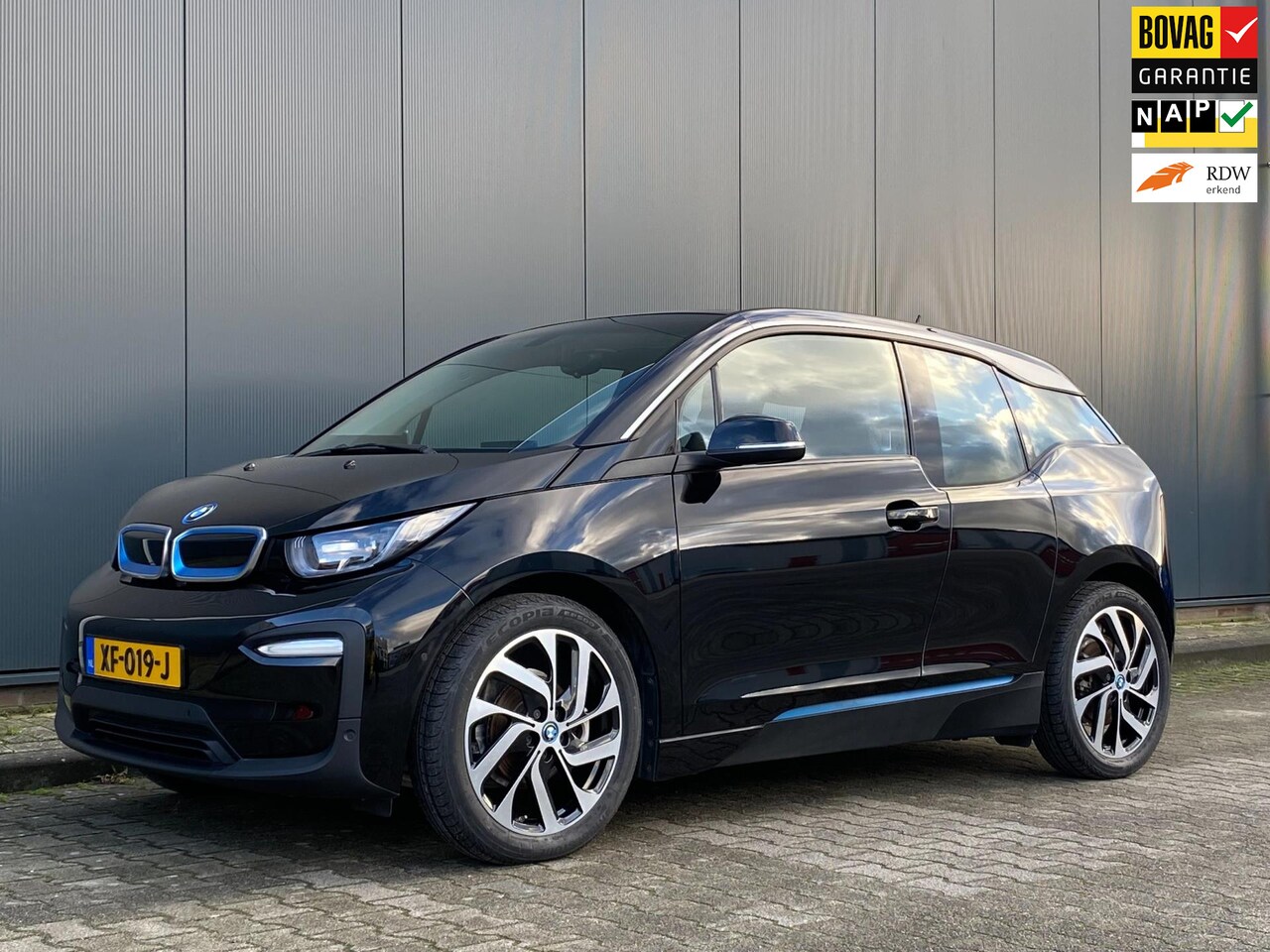 BMW i3 - 94Ah 33 kWh | LED | Leder | Pano schuif/kanteldak | 19" LMV | Camera | Garantie - AutoWereld.nl