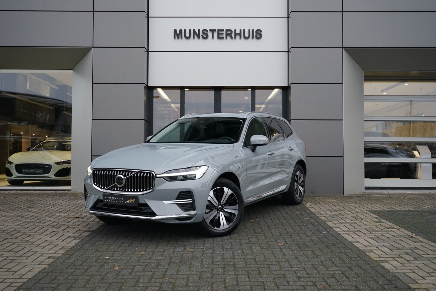 Volvo XC60 - 2.0 Recharge T6 AWD Plus Bright - Trekhaak elektrisch uitklapbaar - Harman/kardon - - AutoWereld.nl