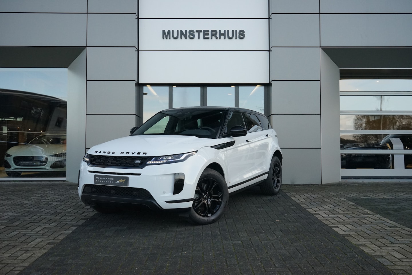 Land Rover Range Rover Evoque - 1.5 P160 - Voorstoelen verwarmd - - AutoWereld.nl