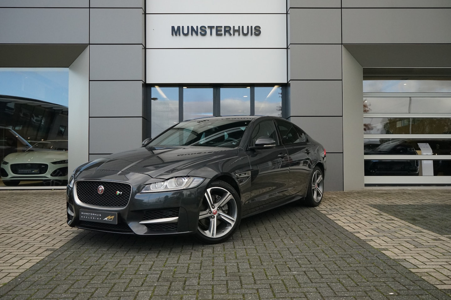 Jaguar XF - 2.0 R-Sport - Meridian - Achteruitrijcamera - - AutoWereld.nl