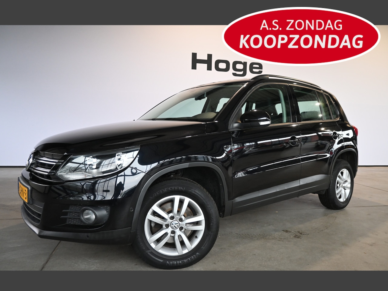 Volkswagen Tiguan - 1.4 TSI Comfort&Design Ecc Navigatie Goed Onderhouden! Inruil Mogelijk! - AutoWereld.nl