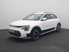 Kia Niro EV - DynamicLine 64.8 kWh | 3-fase 11KW laden | Climate Control | Navigatie | LM Velgen | Eerst