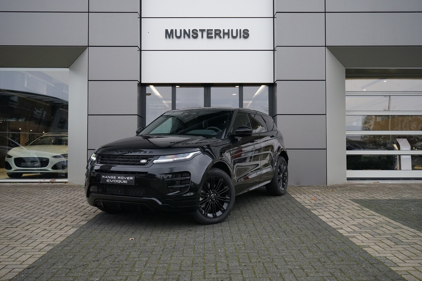 Land Rover Range Rover Evoque - 1.5 P270e PHEV AWD Dynamic SE Limited Edition - 5 jaar garantie - Voorstoelen verwarmd - E - AutoWereld.nl