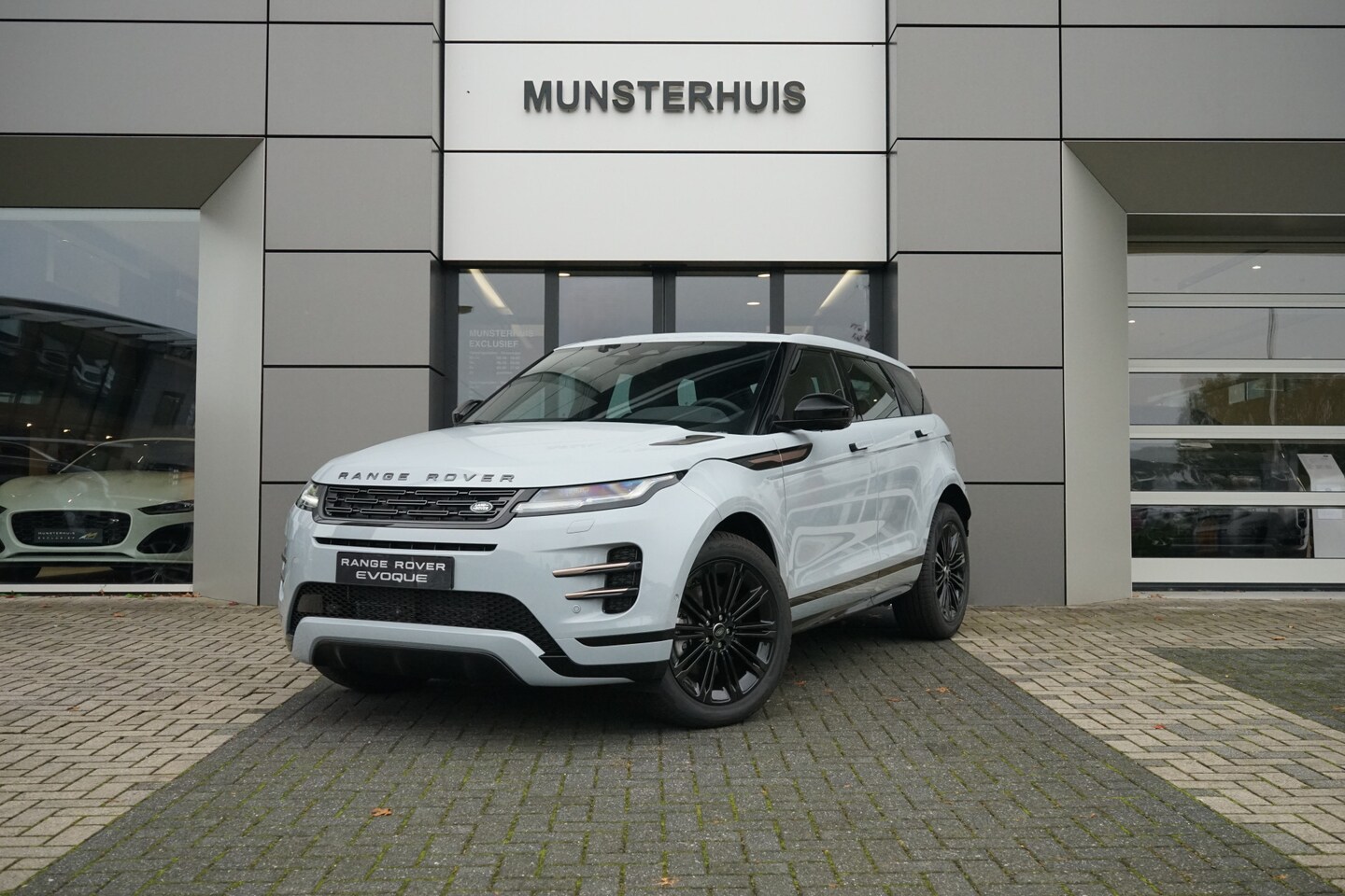 Land Rover Range Rover Evoque - 1.5 P270e PHEV AWD Dynamic SE - 5 jaar garantie - Elektrisch glazen panorama-dak - Rondomz - AutoWereld.nl