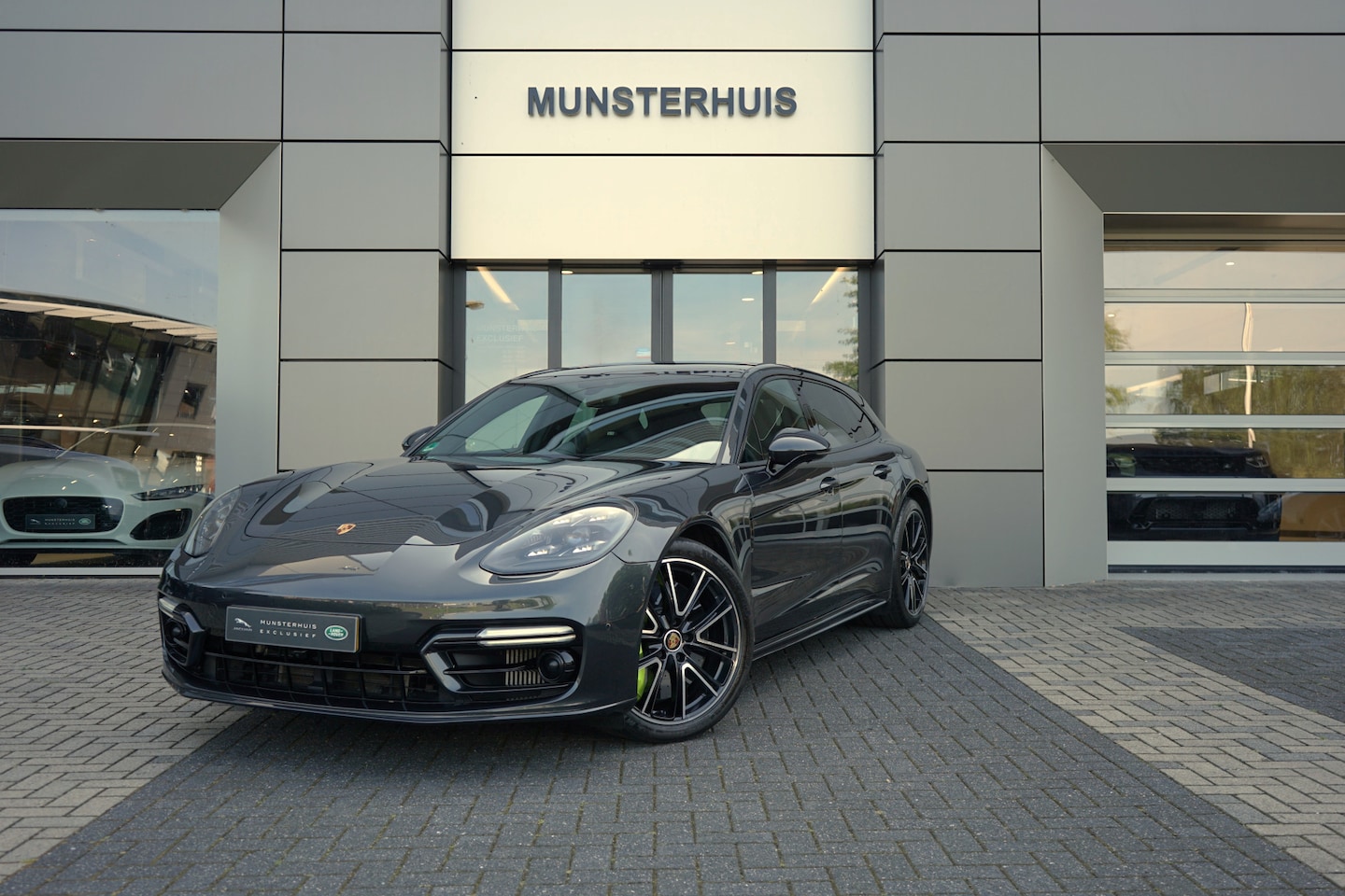 Porsche Panamera Sport Turismo - 4.0 Turbo S E-Hybrid - sluitbekrachtiging - Keramische remschijven - - AutoWereld.nl