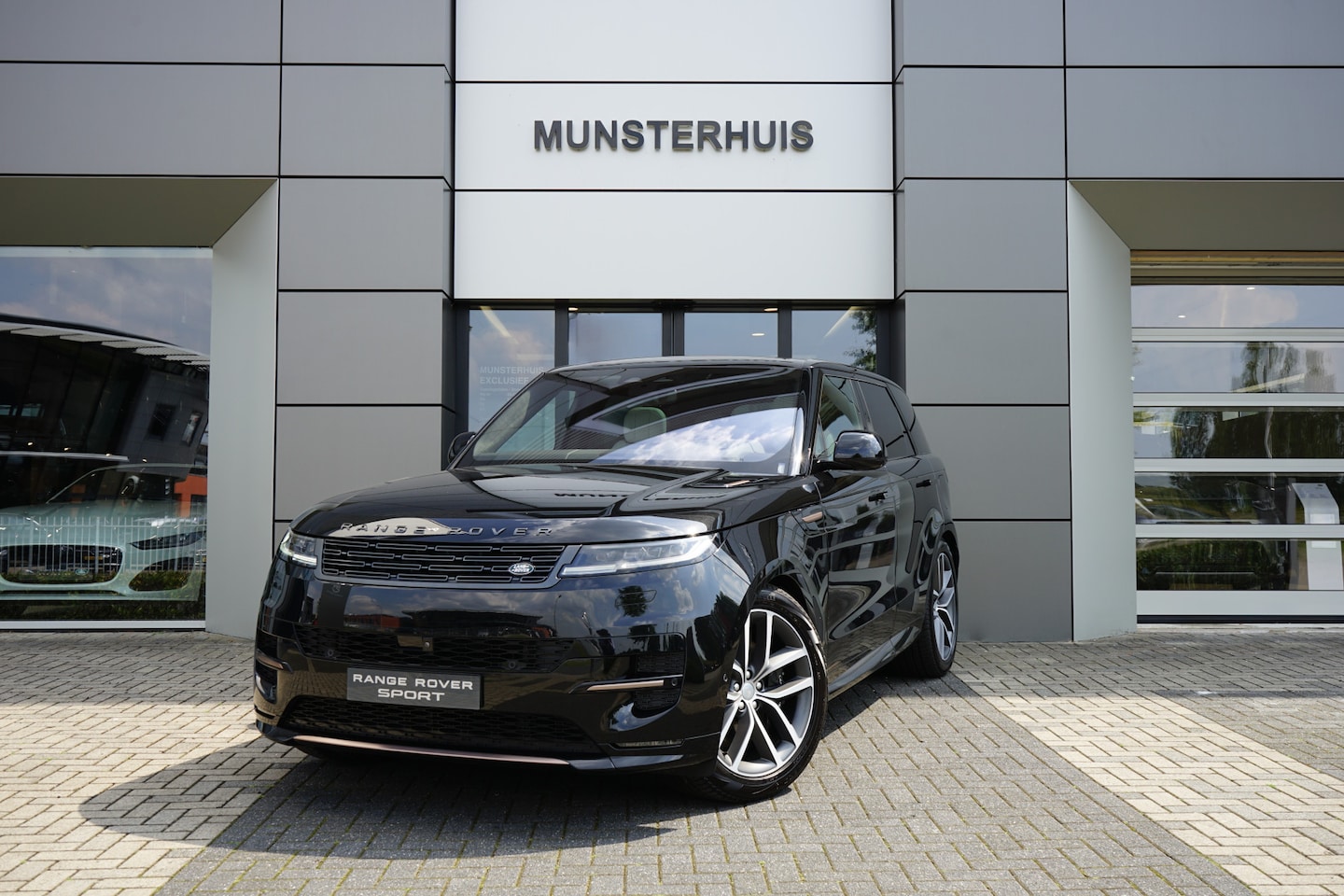 Land Rover Range Rover Sport - 3.0 P510e First Edition - Massage stoelen - 360 Camera - Rear Seat Entertainment - - AutoWereld.nl