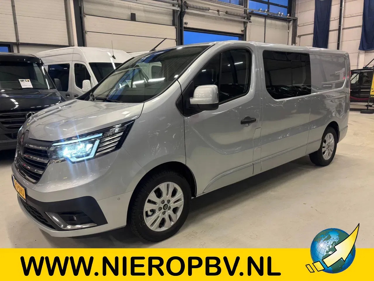 Renault Trafic - 2.0Bleu DCI 150PK Dubbelcabine Automaat Airco Navi Cruisecontrol Trekhaak NIEUW - AutoWereld.nl