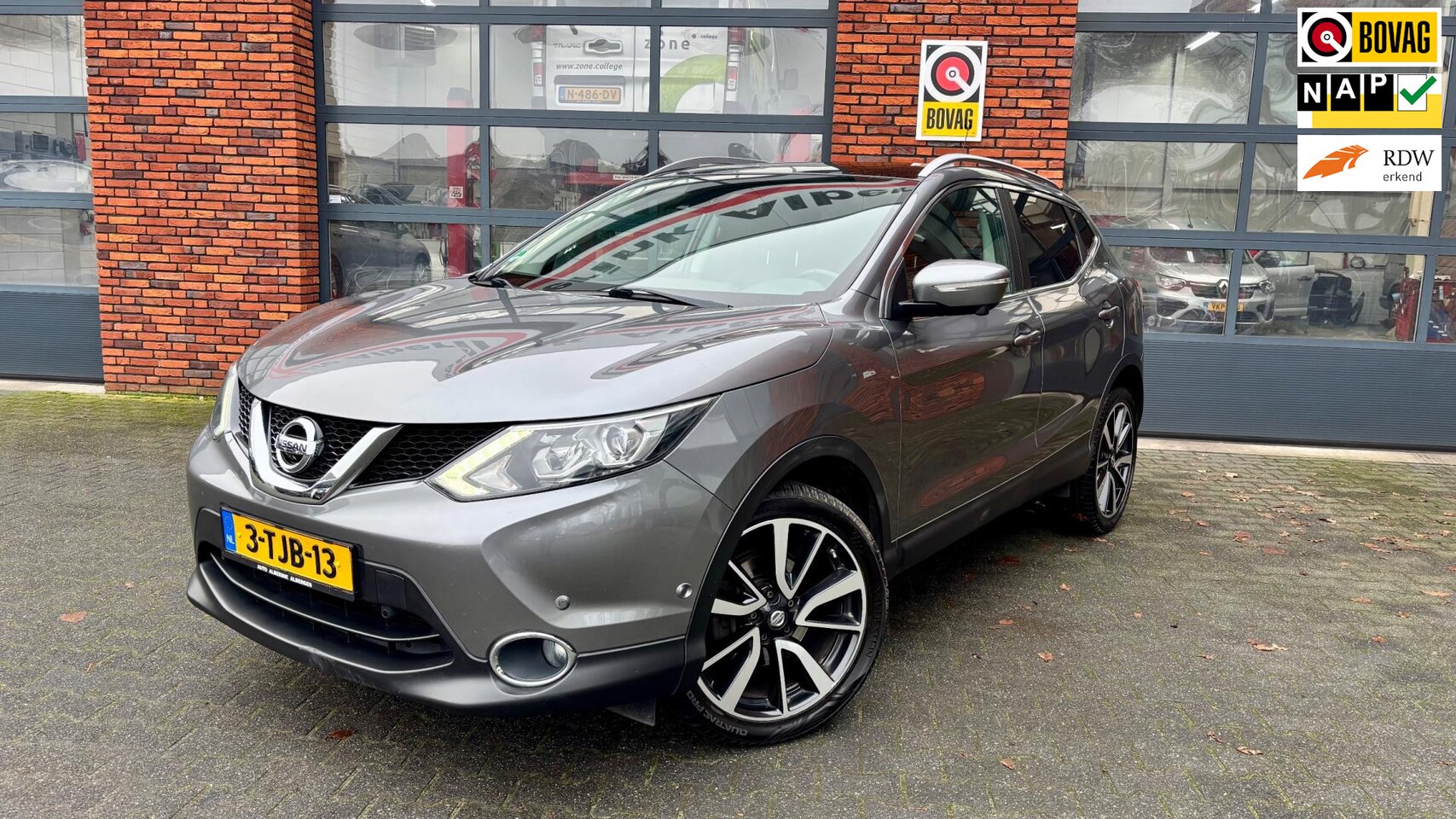 Nissan Qashqai - 1.2 Tekna |panoramadak|360 graden camera|trekhaak - AutoWereld.nl