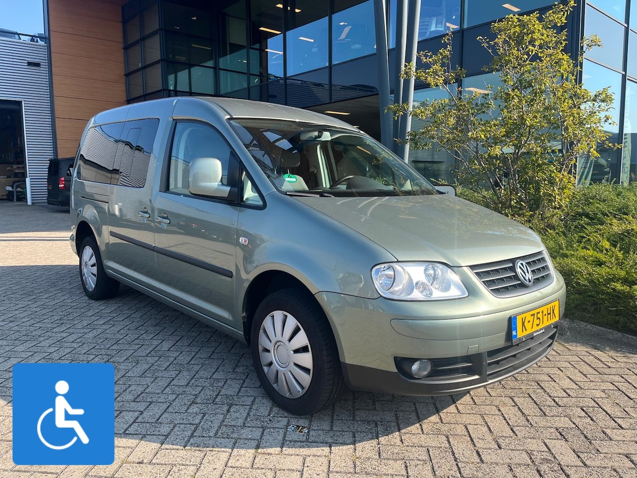 Volkswagen Caddy Maxi - Rolstoelauto 5+1 - AutoWereld.nl