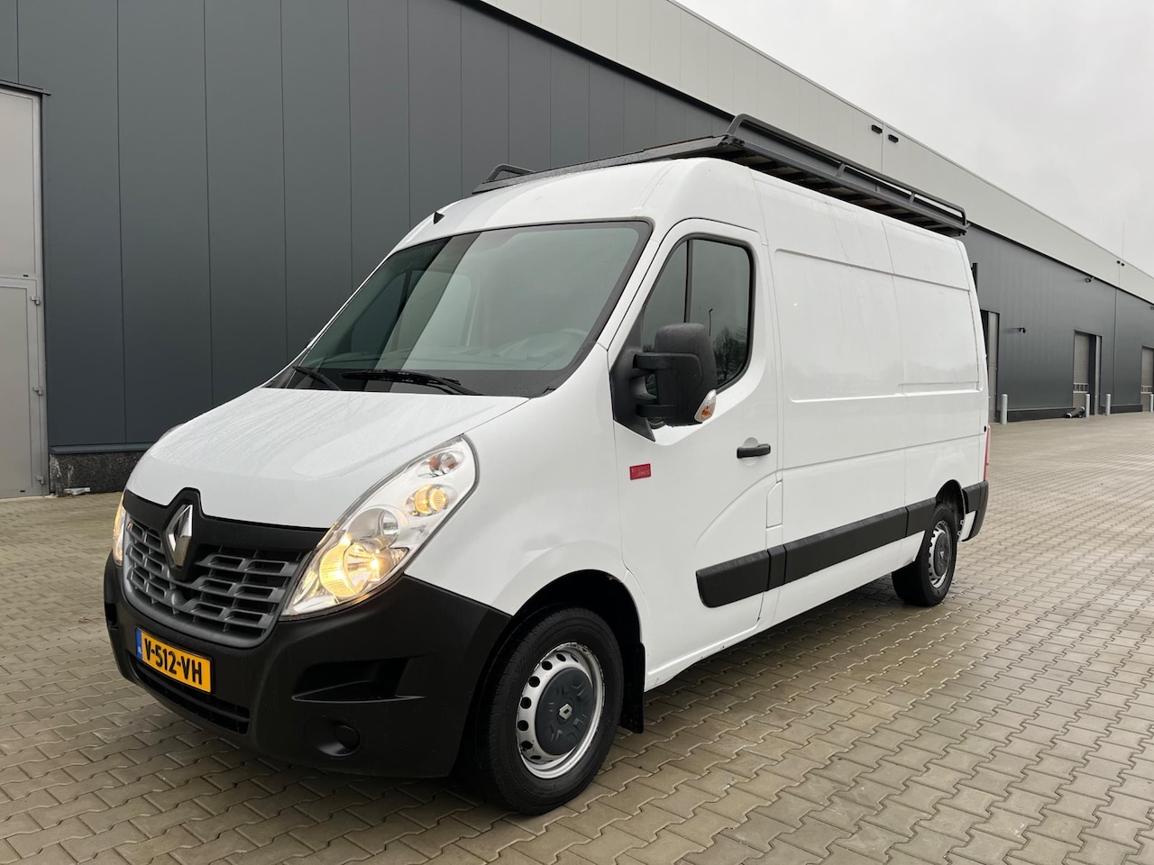 Renault Master - T35 2.3 dCi L2H2 Energy BJ 2019 - AutoWereld.nl