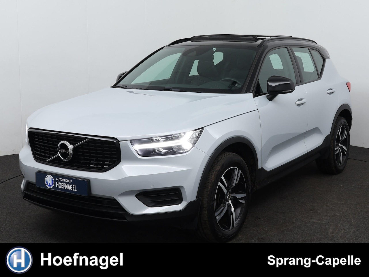 Volvo XC40 - 1.5 T3 R-Design | Panodak | Camera| Cruise | Navi | Leder - AutoWereld.nl