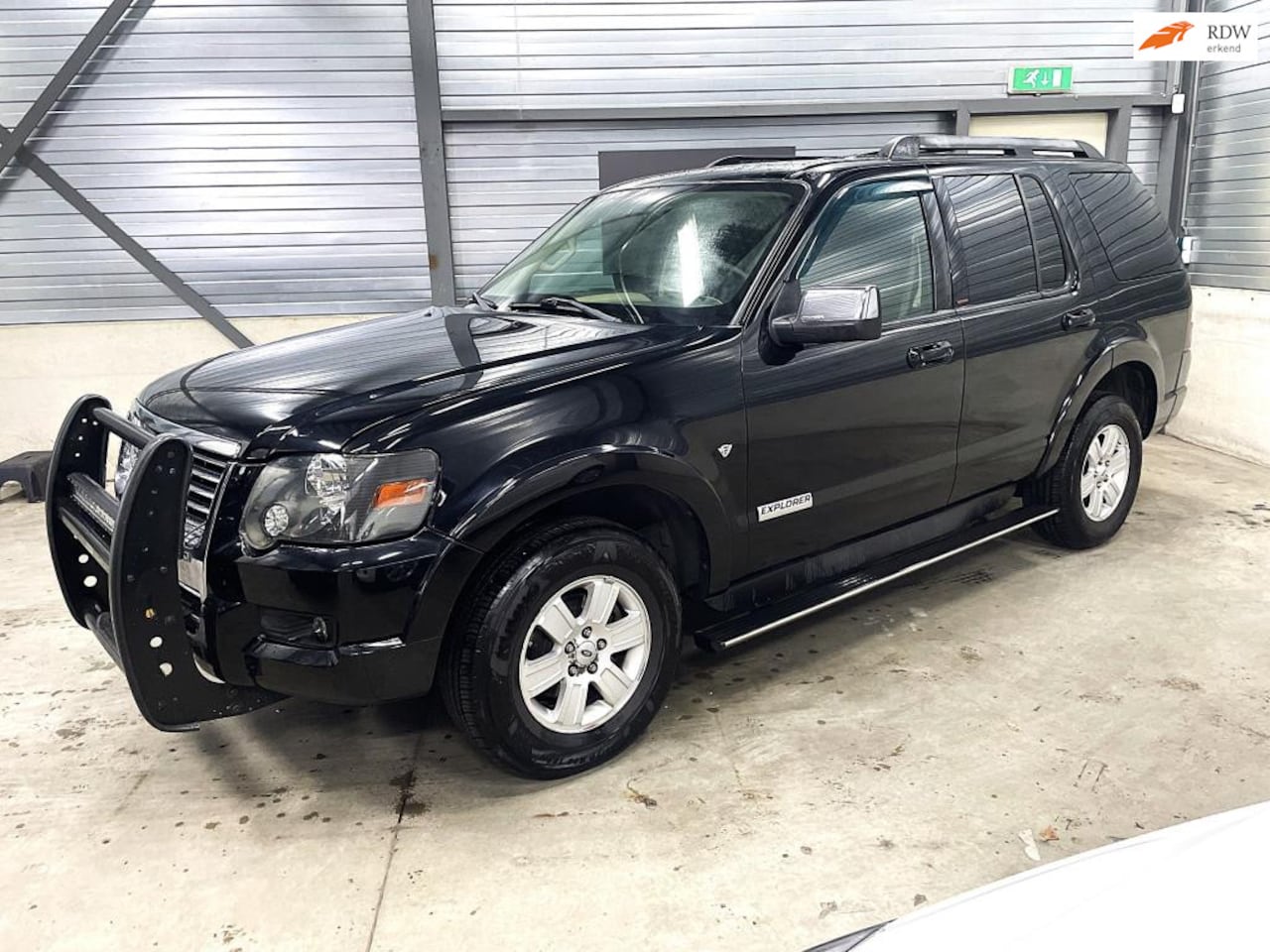 Ford Explorer - 4.0 V6 Limited Edition trekhaak APK zeer net - AutoWereld.nl