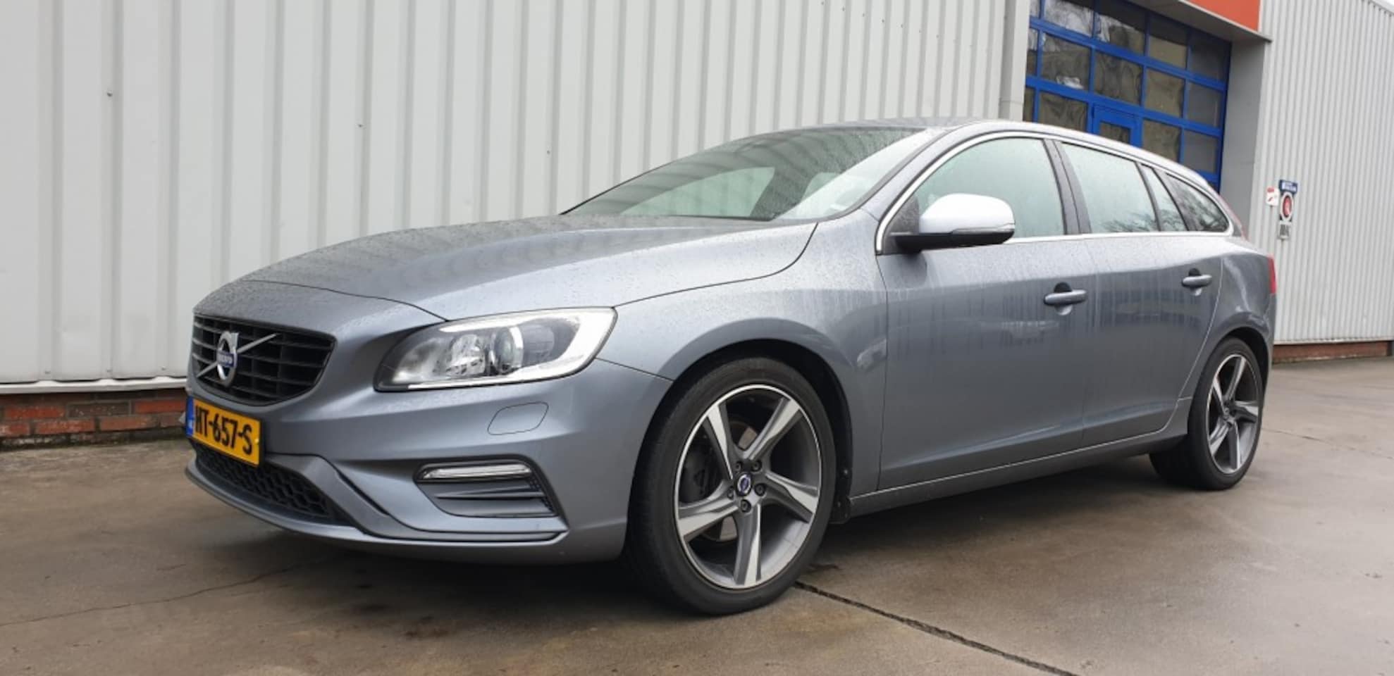 Volvo V60 - 2.0 D3 150 pk  R-Design Automaat - AutoWereld.nl