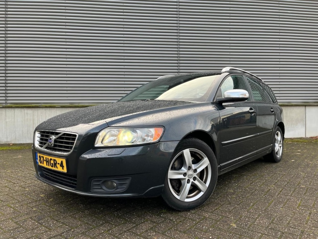 Volvo V50 - 2.4i 170 pk  Momentum Automaat - AutoWereld.nl