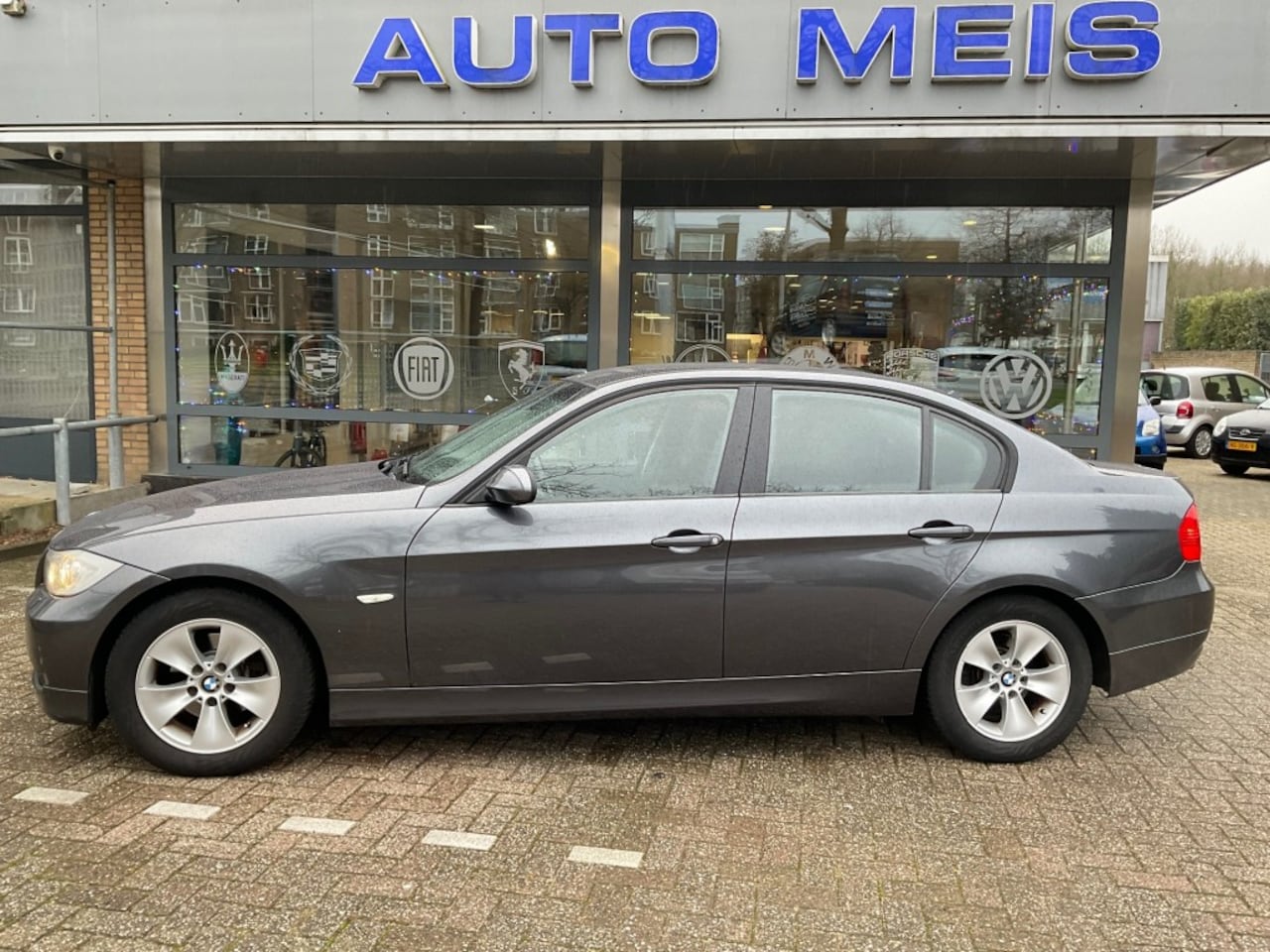 BMW 3-serie - 320i Business Line 320I BUSINESS LINE - AutoWereld.nl