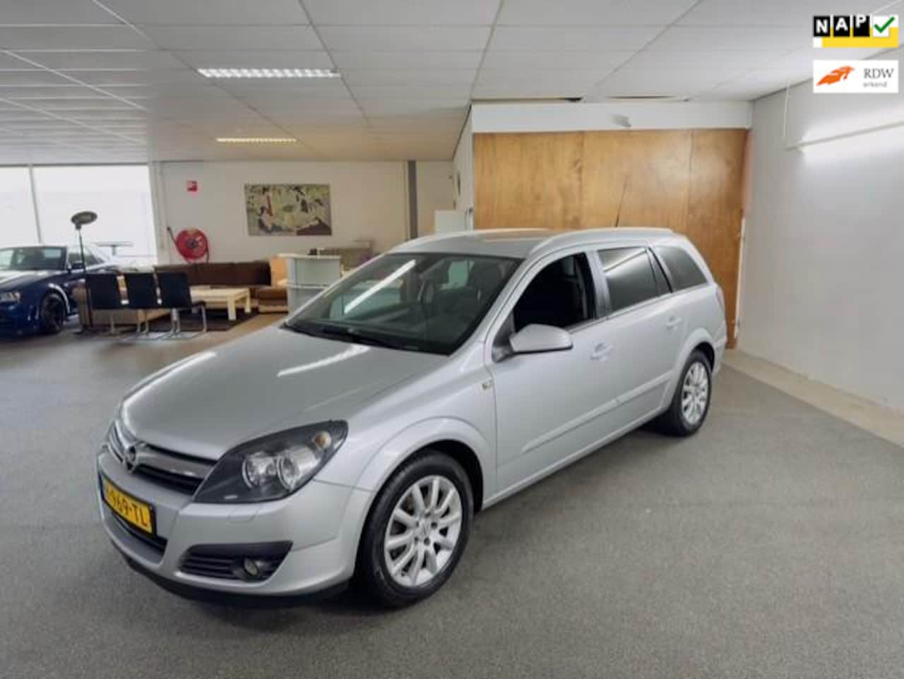 Opel Astra Wagon - 1.6 Business Apk Nieuw,Cruise,Clima,Trekhaak,N.A.P,Lm Velgen,Android scherm,Topstaat!! - AutoWereld.nl