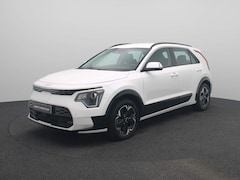 Kia Niro EV - DynamicLine 64.8 kWh | 3-fase 11KW laden | Climate Control | Navigatie | LM Velgen | Eerst