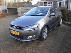 Volkswagen Polo - 5drs. 1.2TSi 90PK NL-auto met logische km's