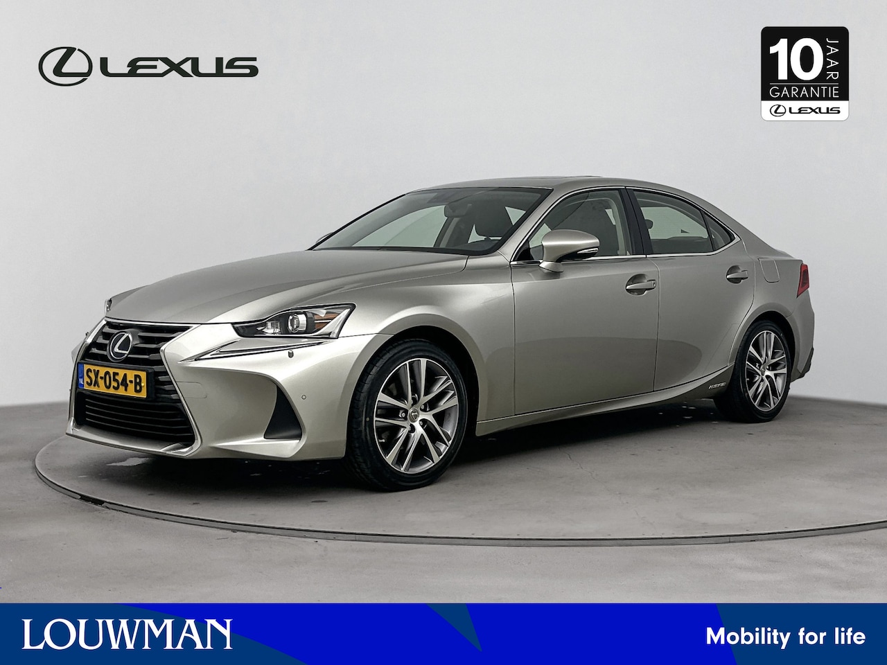 Lexus IS - 300h Hybrid Business Line | Navigatie | Schuif/kanteldak | LM velgen | Cruise Control | - AutoWereld.nl