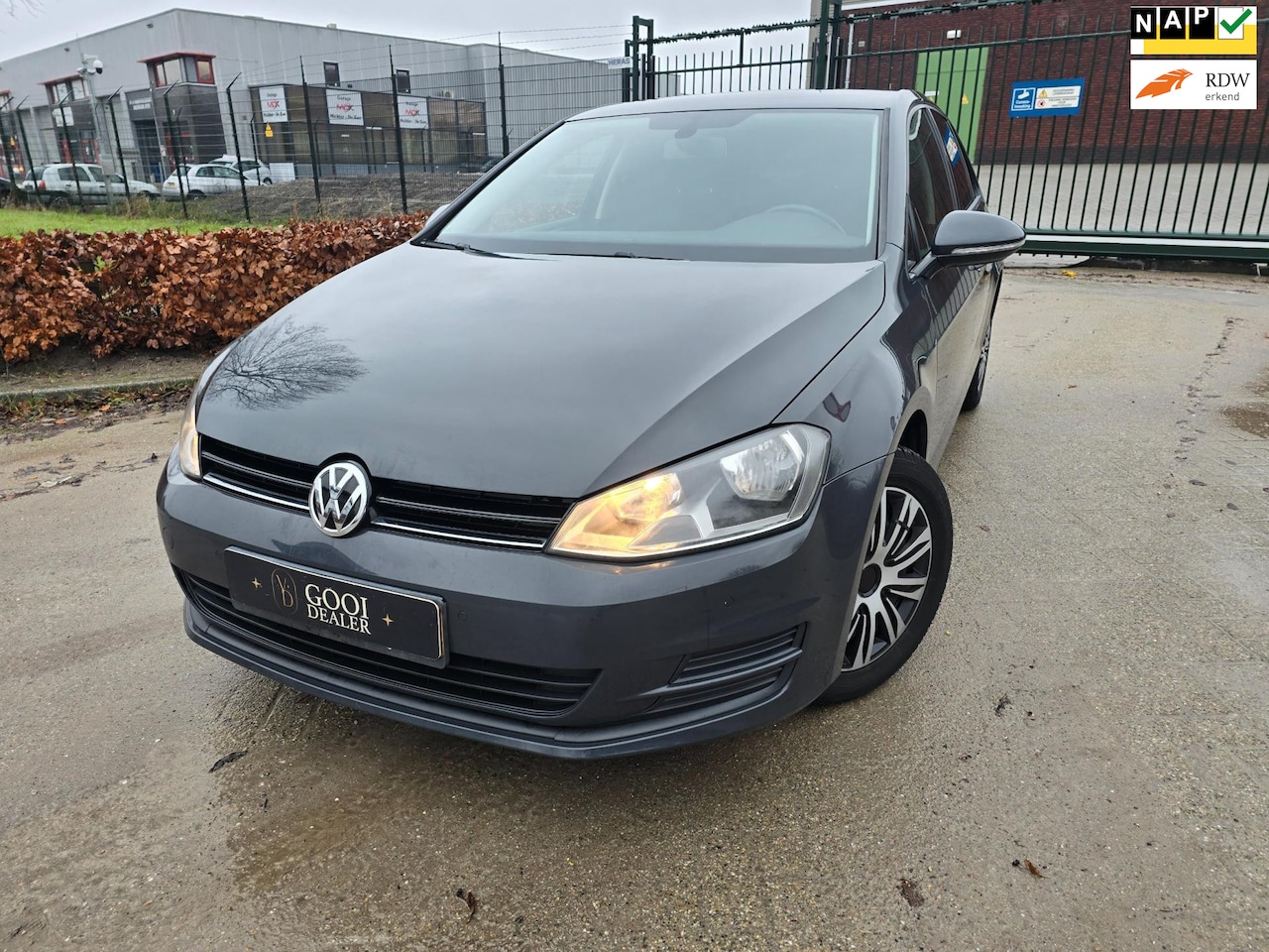 Volkswagen Golf - 1.6 TDI DSG AUTOMAAT NAVI PDC NARDO - AutoWereld.nl