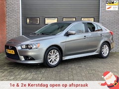 Mitsubishi Lancer Sportback - 1.6 Limited Edition NAVI / AIRCO