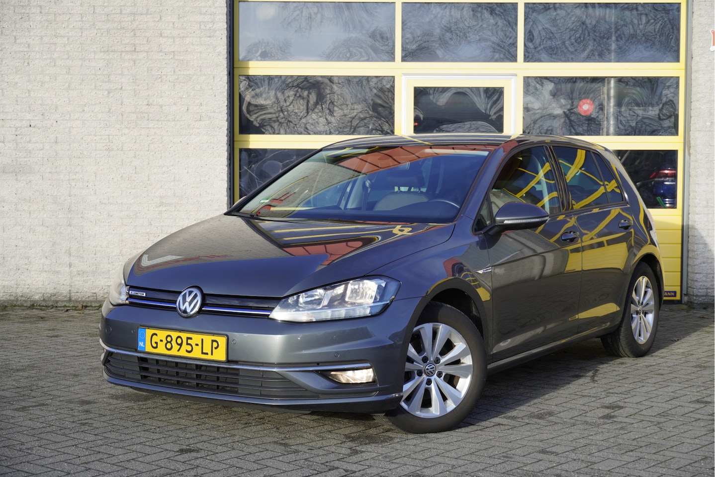 Volkswagen Golf - 1.5 TSI 131PK! 5drs Comfortline Business BJ2019 Lmv 16" | Led | Pdc | Navi | Dynamische kn - AutoWereld.nl