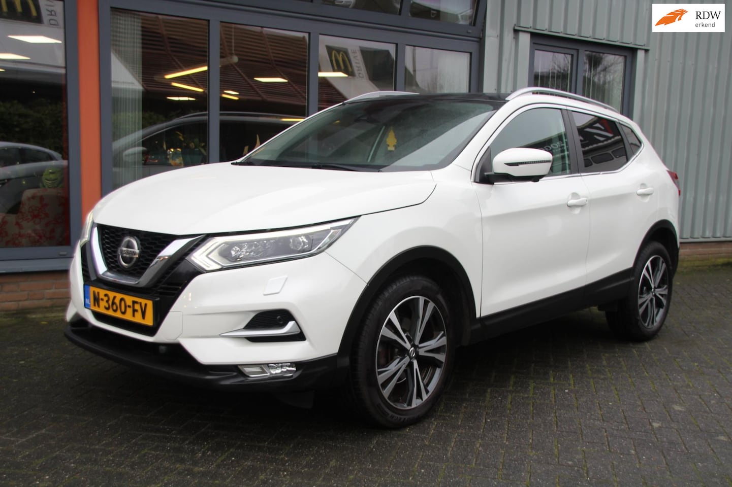 Nissan Qashqai - 1.2 N-Connecta Panorama/navigatie? Aur camera/Btw auto - AutoWereld.nl