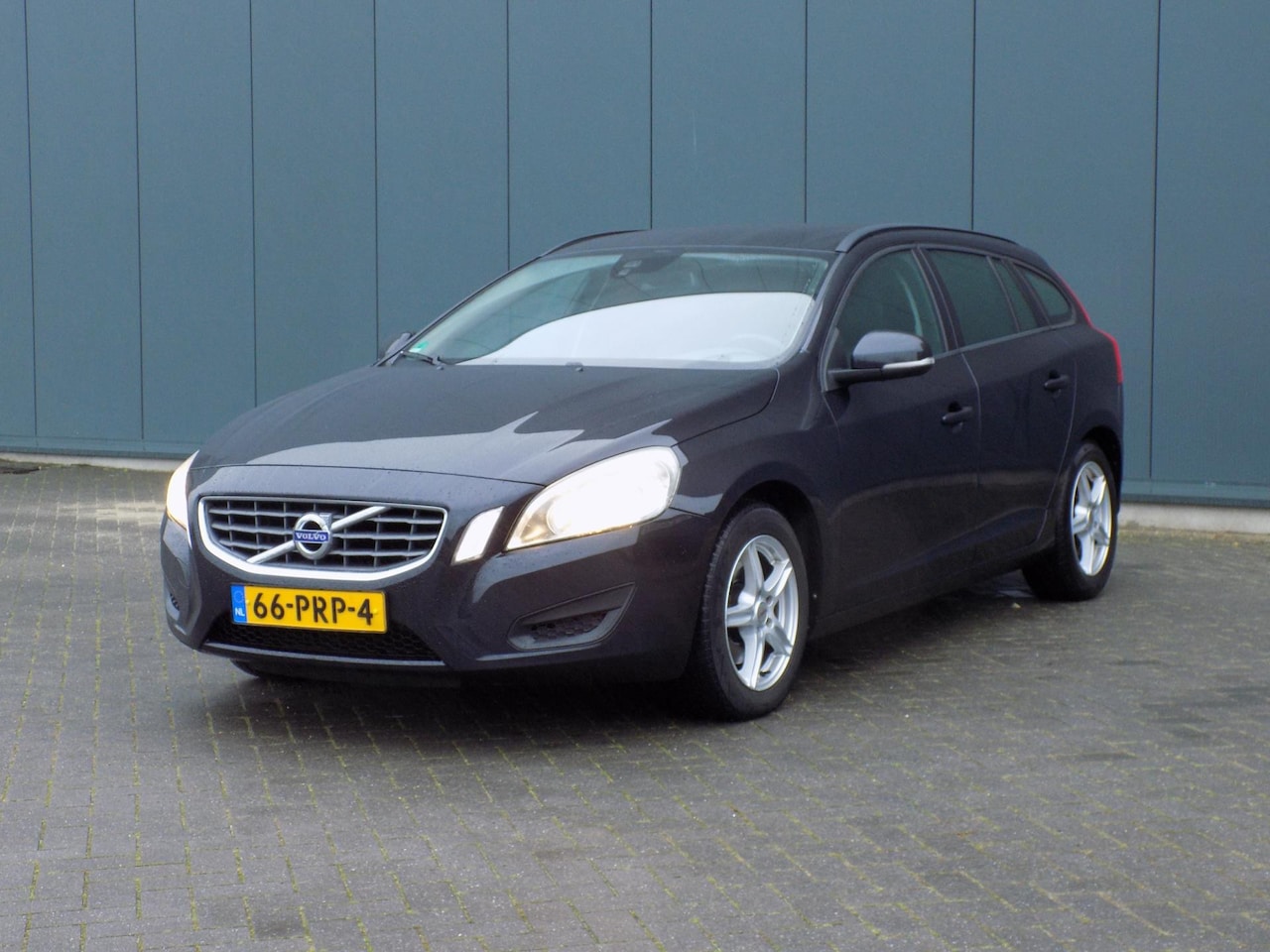 Volvo V60 - 1.6 T4 Kinetic Automaat - AutoWereld.nl