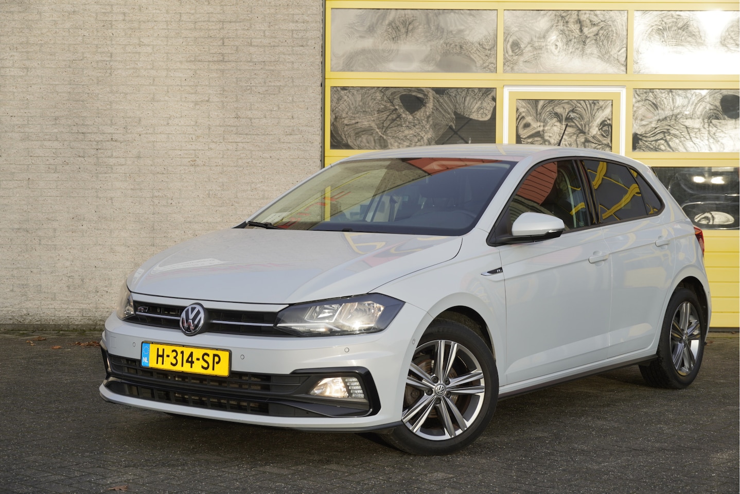 Volkswagen Polo - 1.0 TSI 5drs R-Line BJ2020 Lmv 16" | Led | Pdc | Navi | App-Connect | Climate control | Cr - AutoWereld.nl