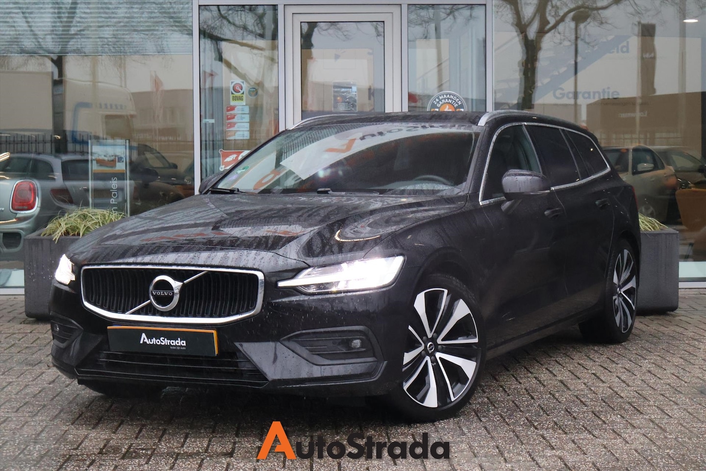 Volvo V60 - B3 Business Pro 163pk Geartronic Mild Hybrid | ACC | Carplay | Keyless | LED | Camera | Tr - AutoWereld.nl