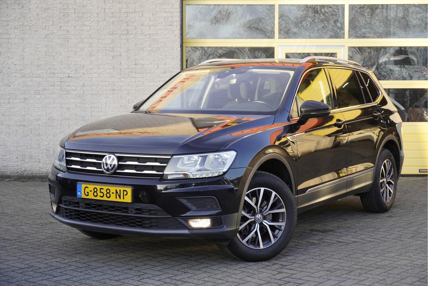 Volkswagen Tiguan Allspace - 1.5 TSI 150PK! Automaat Comfortline Business BJ2019 Lmv 17" | Led | Pdc | Navi | Panoramad - AutoWereld.nl