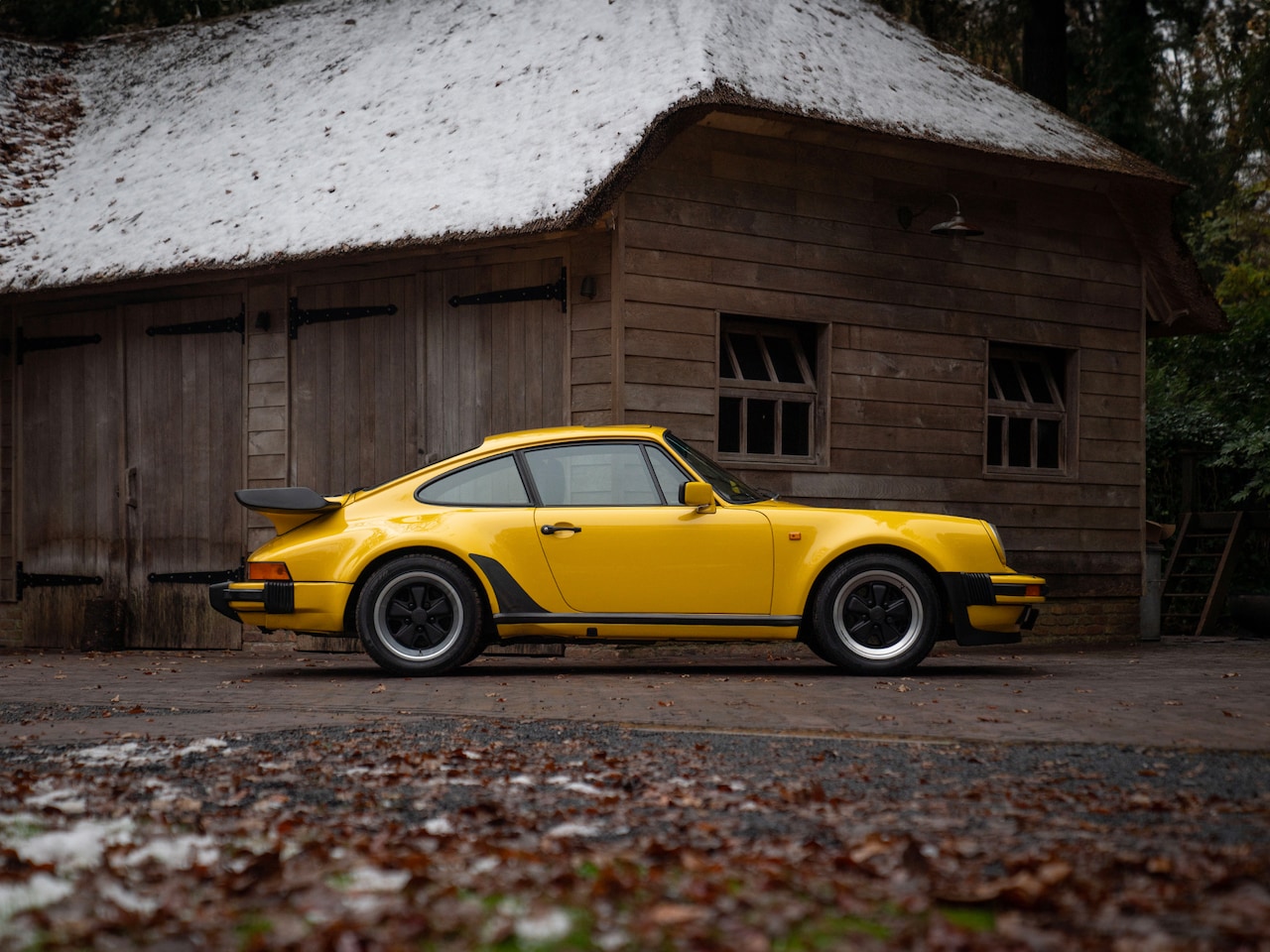 Porsche 911 - 930 Turbo | PTS Ferrari Yellow | Full history | 30-year-ownership - AutoWereld.nl