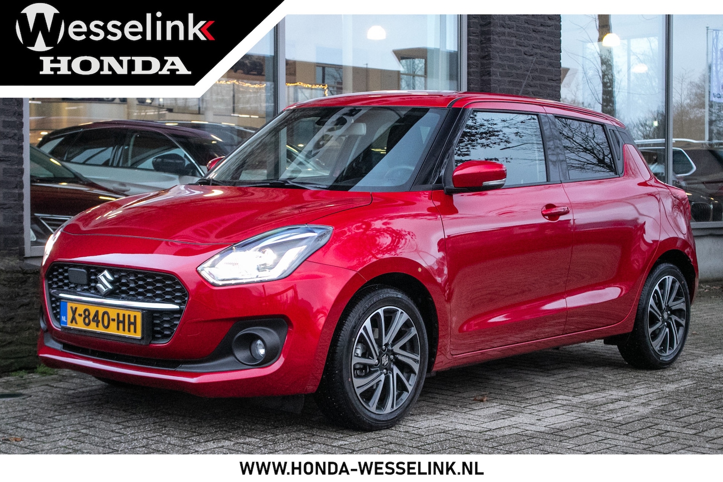 Suzuki Swift - 1.2 Style Smart Hybrid - All-in rijklrprs | navigatie | adaptive cruise - AutoWereld.nl