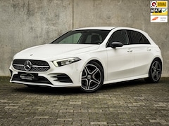 Mercedes-Benz A-klasse - 180 AMG Sport | Ambient Light | Widescreen | Org. NL | Clima | Navi | Cruise | Night pack