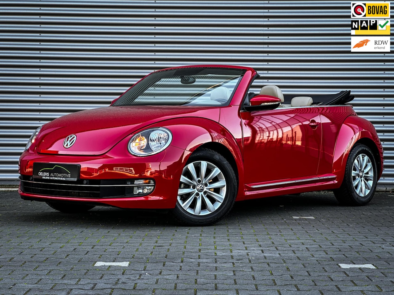 Volkswagen Beetle Cabriolet - 1.2 TSI Design | Leder | Parkeersensoren | Windscherm | 1e eig. | Radio/CD | Elektr. ramen - AutoWereld.nl