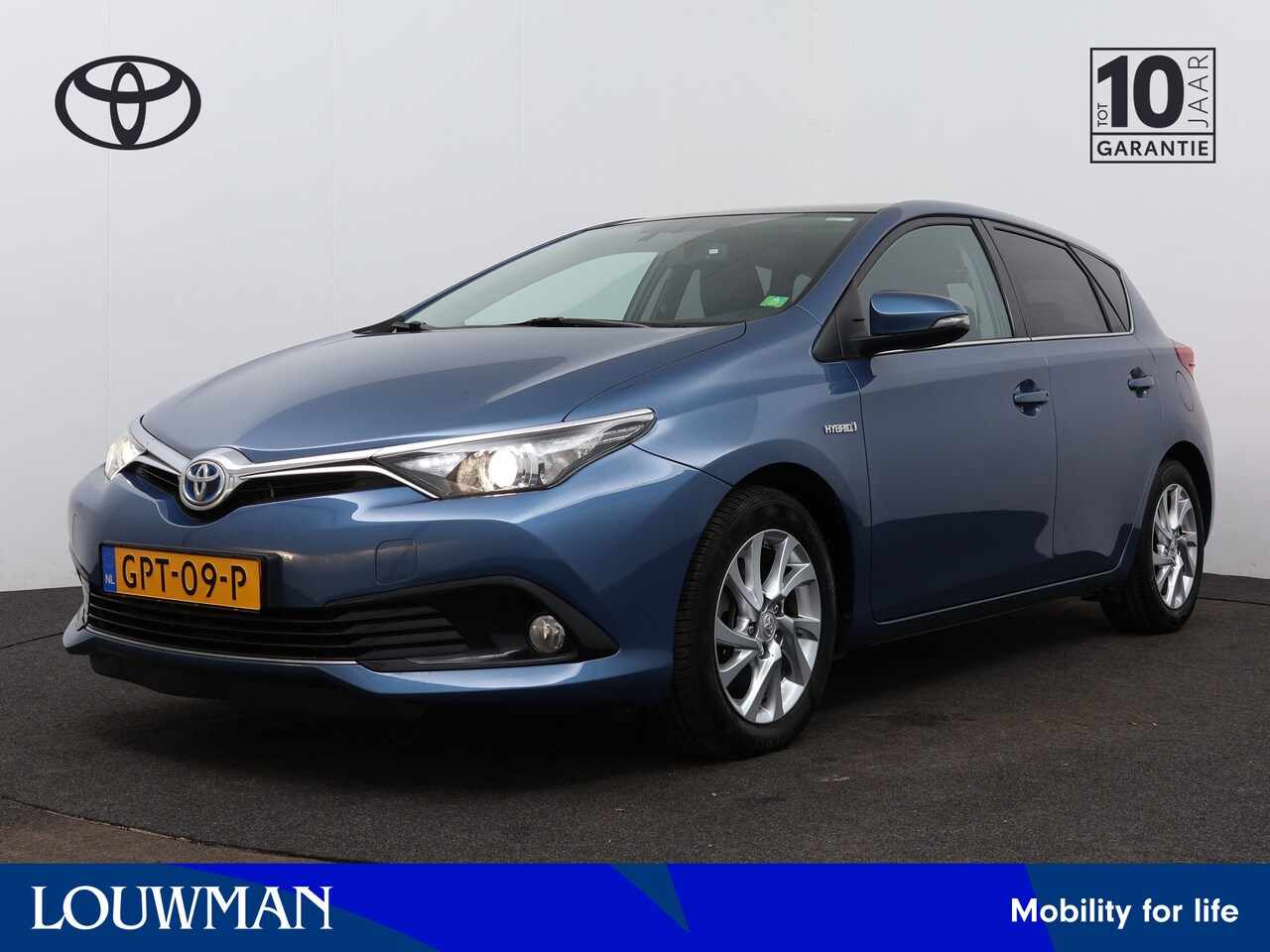 Toyota Auris - 1.8 Hybrid Executive Limited | Navigatie | Climate Control | LM velgen | Trekhaak | Cruise - AutoWereld.nl