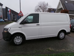 Volkswagen Transporter - 2.0 TDI 102pk L1H1 Airco, Cruise, Navi, Pdc, Trekh 3 persoons