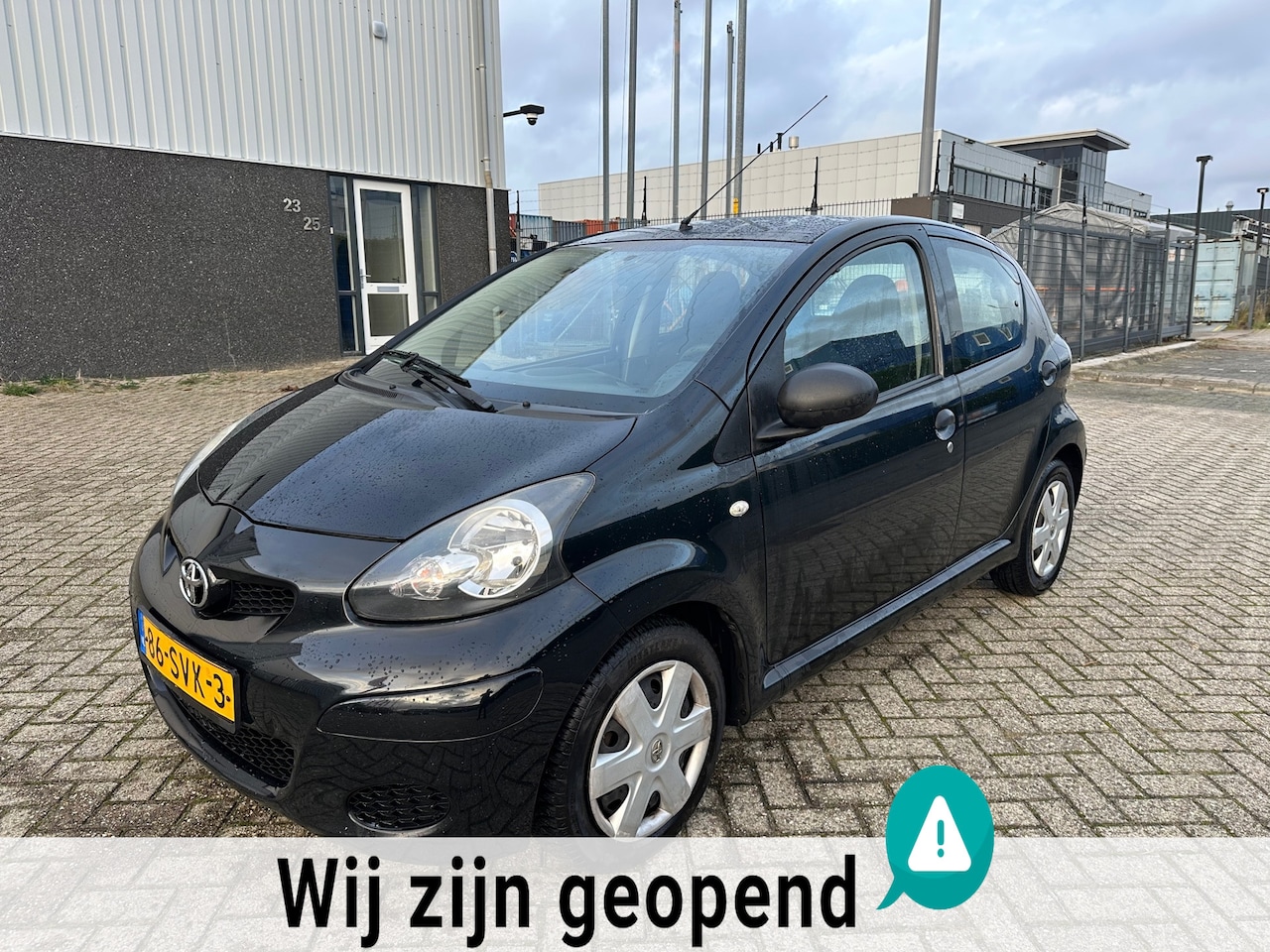 Toyota Aygo - 1.0 Zwart 2011 5 DRS AIRCO NW APK - AutoWereld.nl