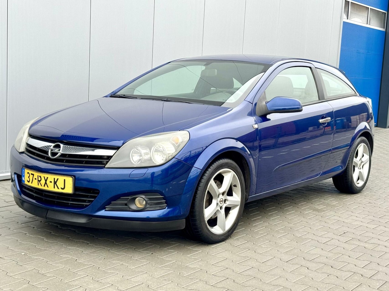 Opel Astra GTC - 1.8 Executive | NL auto | Airco | Nette auto! - AutoWereld.nl