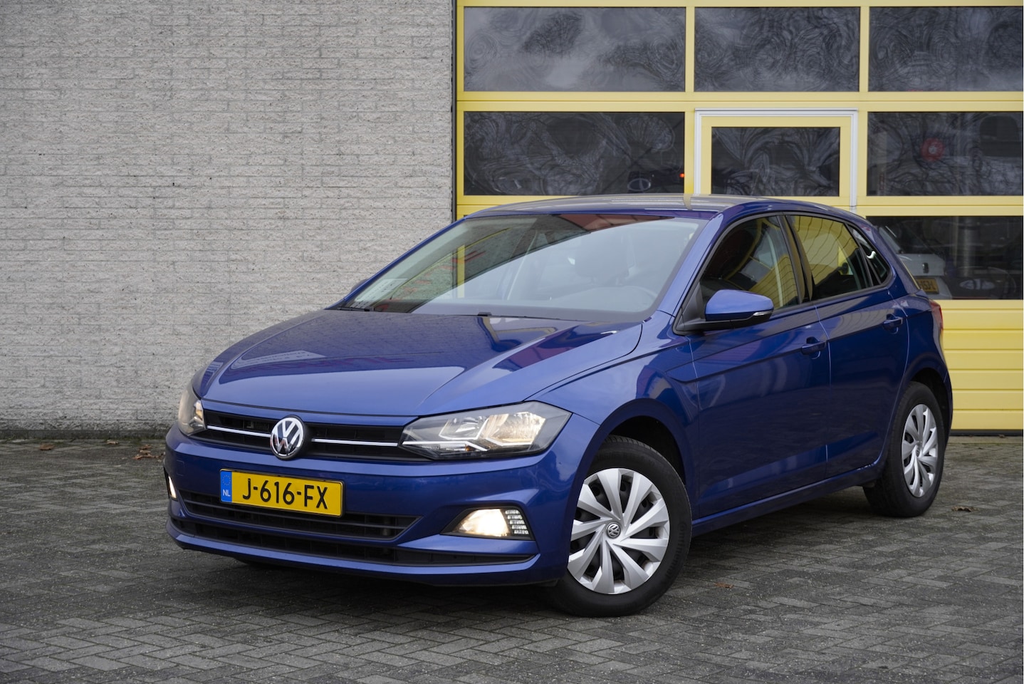 Volkswagen Polo - 1.0 TSI Automaat! 5drs Comfortline BJ2020 Led | Navi | Trekhaak | App-Connect | Airco | Cr - AutoWereld.nl