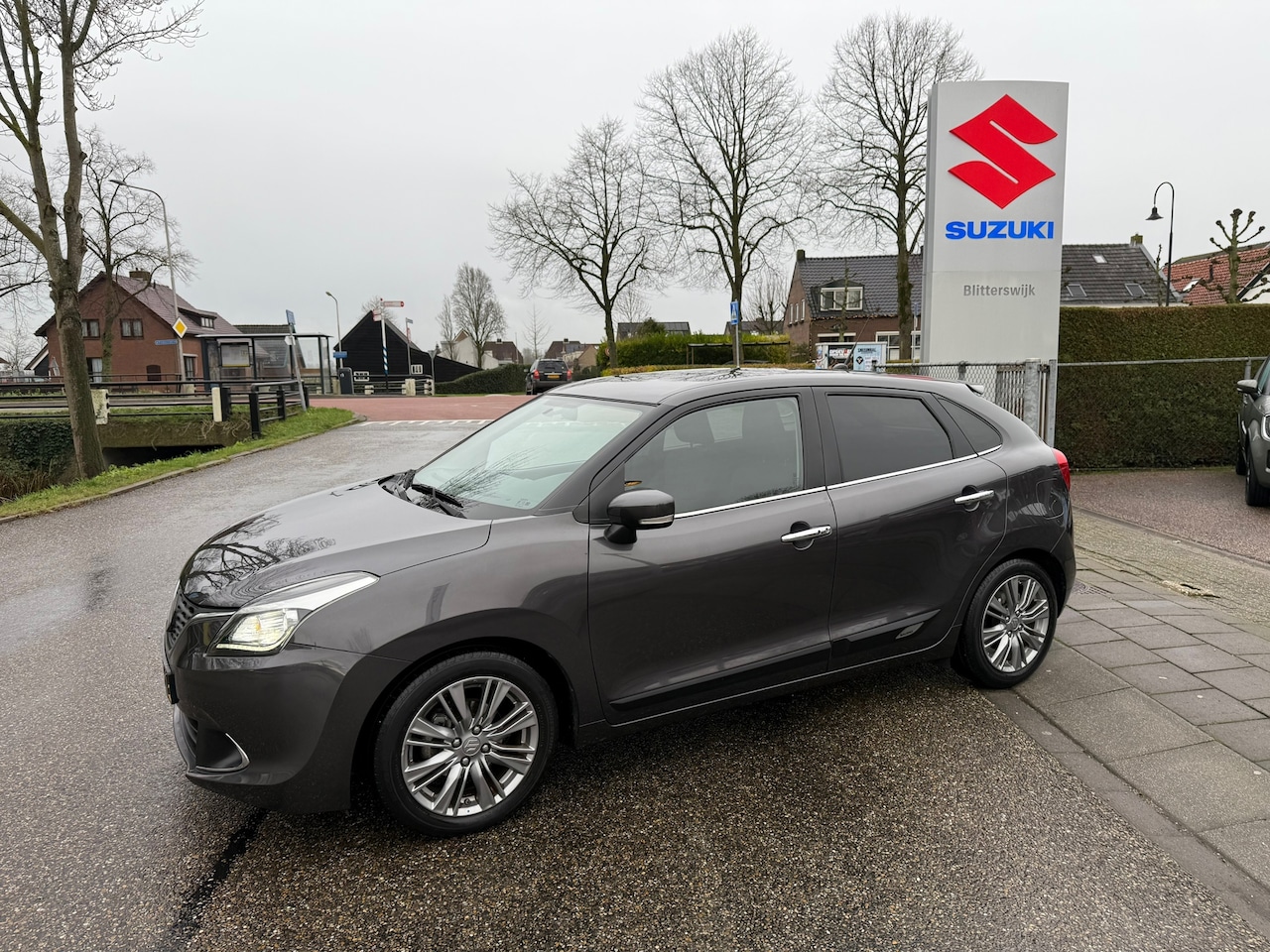 Suzuki Baleno - 1.2 Smart Hybrid High Executive // TREKHAAK // Door ons nieuw geleverd en onderhouden // N - AutoWereld.nl