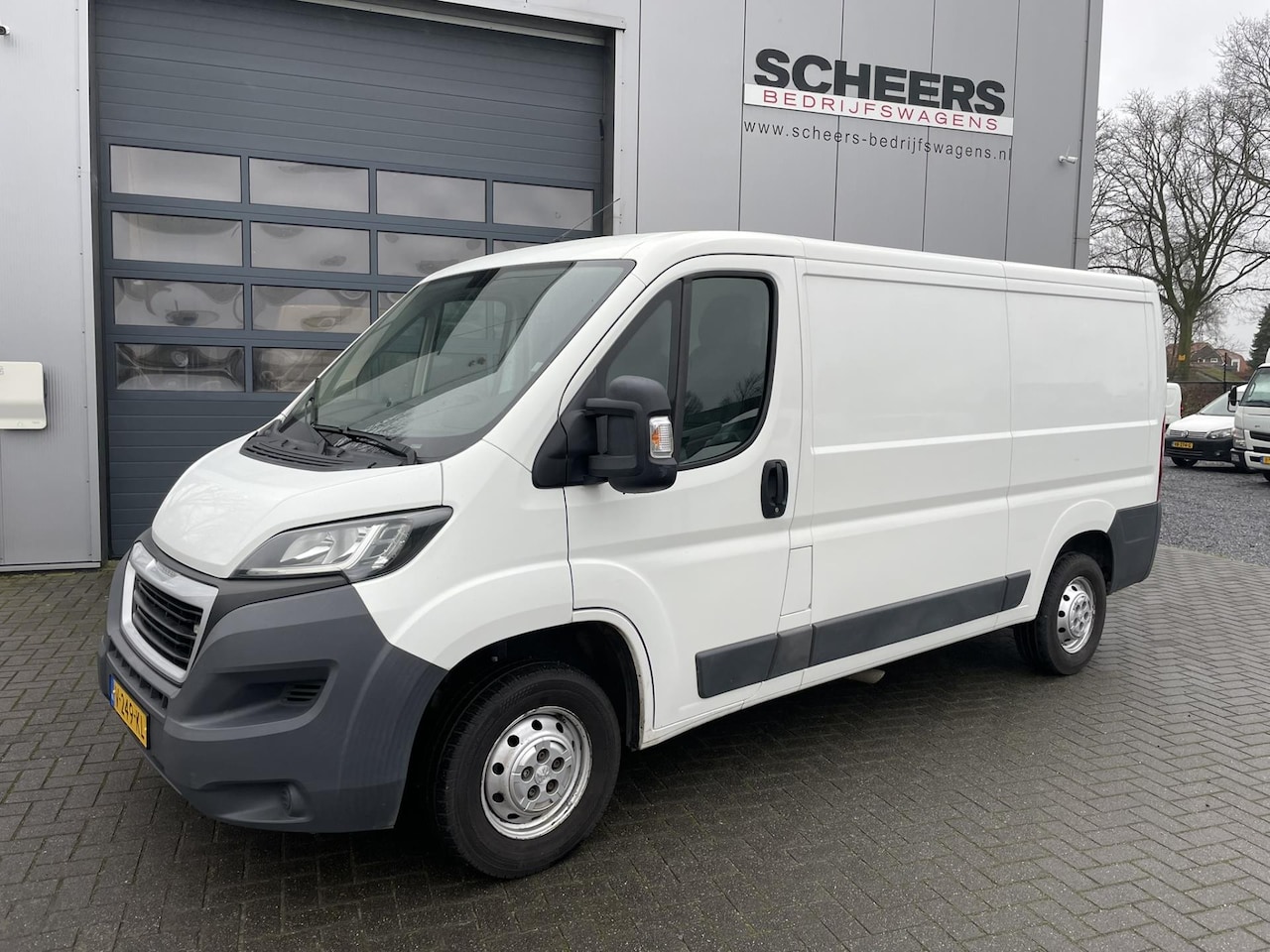 Peugeot Boxer - 330 2.0 BlueHDI 130PK L2H2 "lees tekst" - AutoWereld.nl