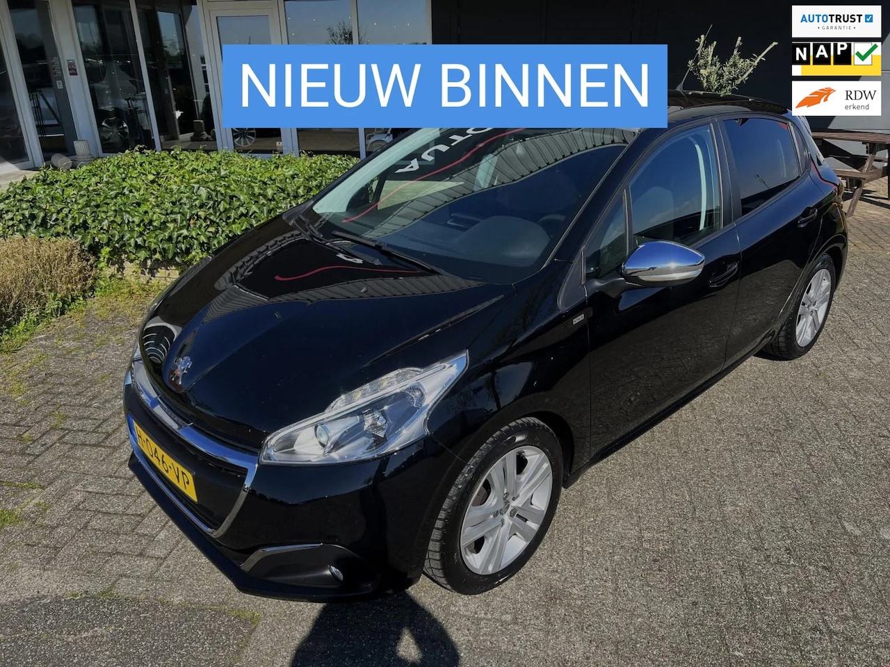 Peugeot 208 - 1.2 PureTech Allure ECC/CRUISE/PANO/PDC - AutoWereld.nl