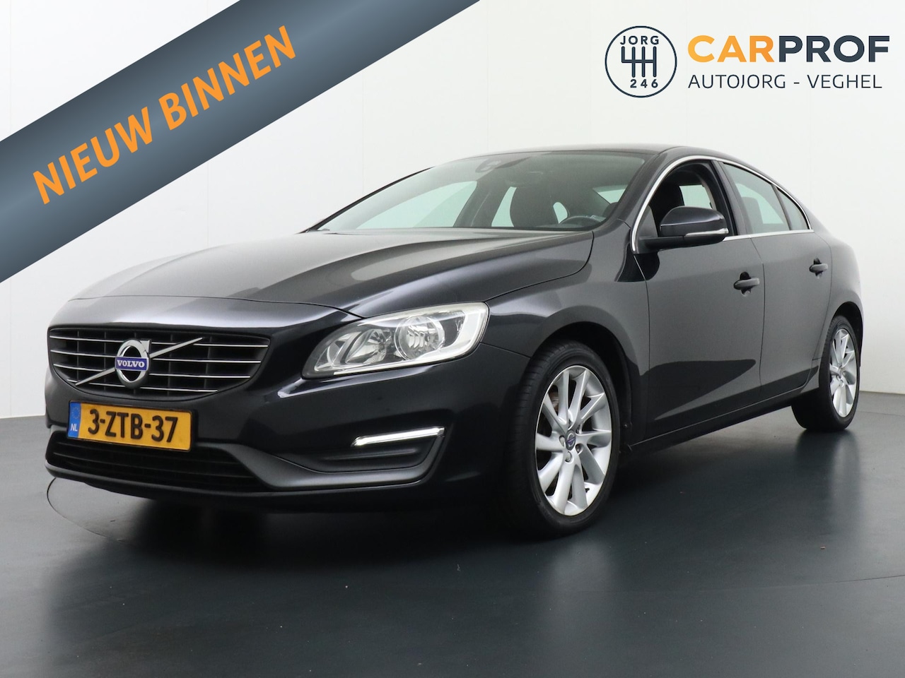 Volvo S60 - 2.0 D4 Momentum Trekhaak Navigatie - AutoWereld.nl