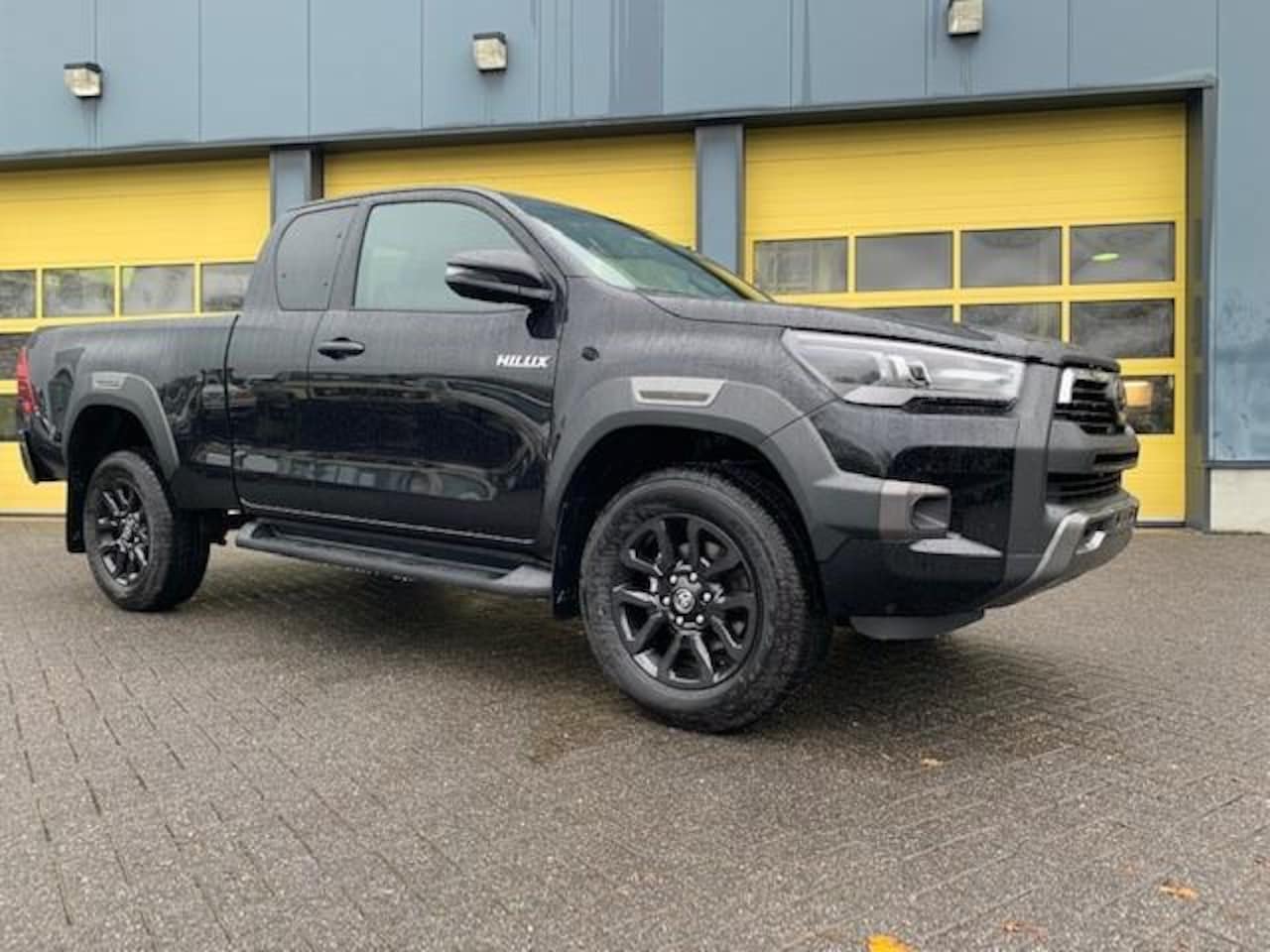 Toyota HiLux - 2.8 D-4D Xtra Cab Invincible 2.8 D-4D Xtra Cab Invincible - AutoWereld.nl