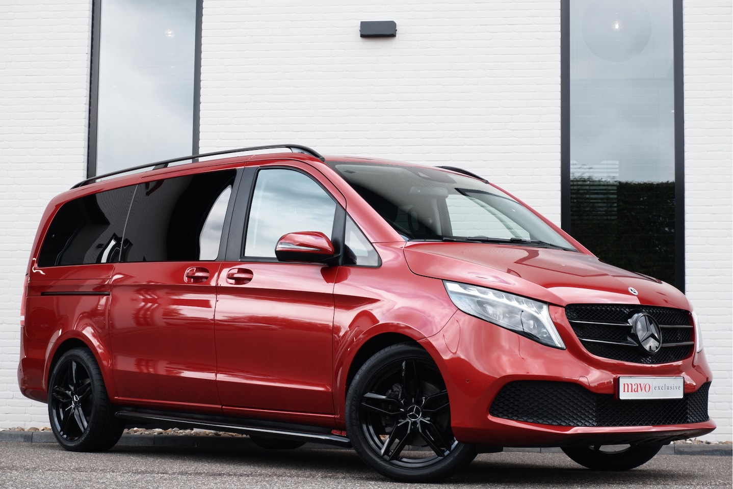 Mercedes-Benz V-klasse - 300d / Lang / DC / 2x Schuifdeur / Camera / Leer / NIEUWSTAAT - AutoWereld.nl