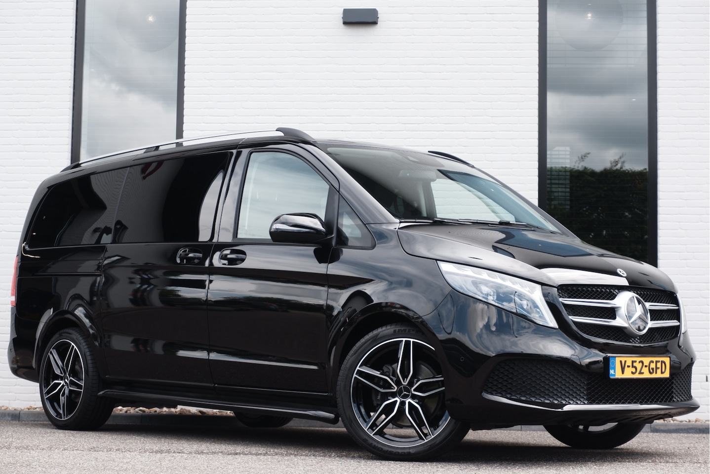 Mercedes-Benz V-klasse - 250d Aut / Lang / DC / 4-Matic / 2x Schuifdeur / MBUX (apple carplay) / Vol Opties / NIEUW - AutoWereld.nl