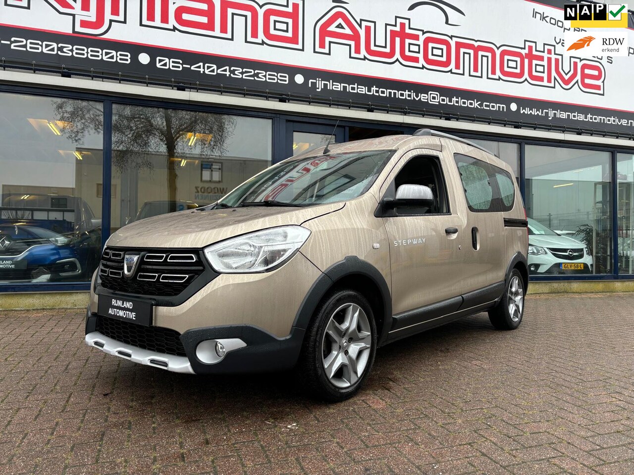 Dacia Dokker - 1.3 TCe Stepway 1.3 TCe Stepway - AutoWereld.nl