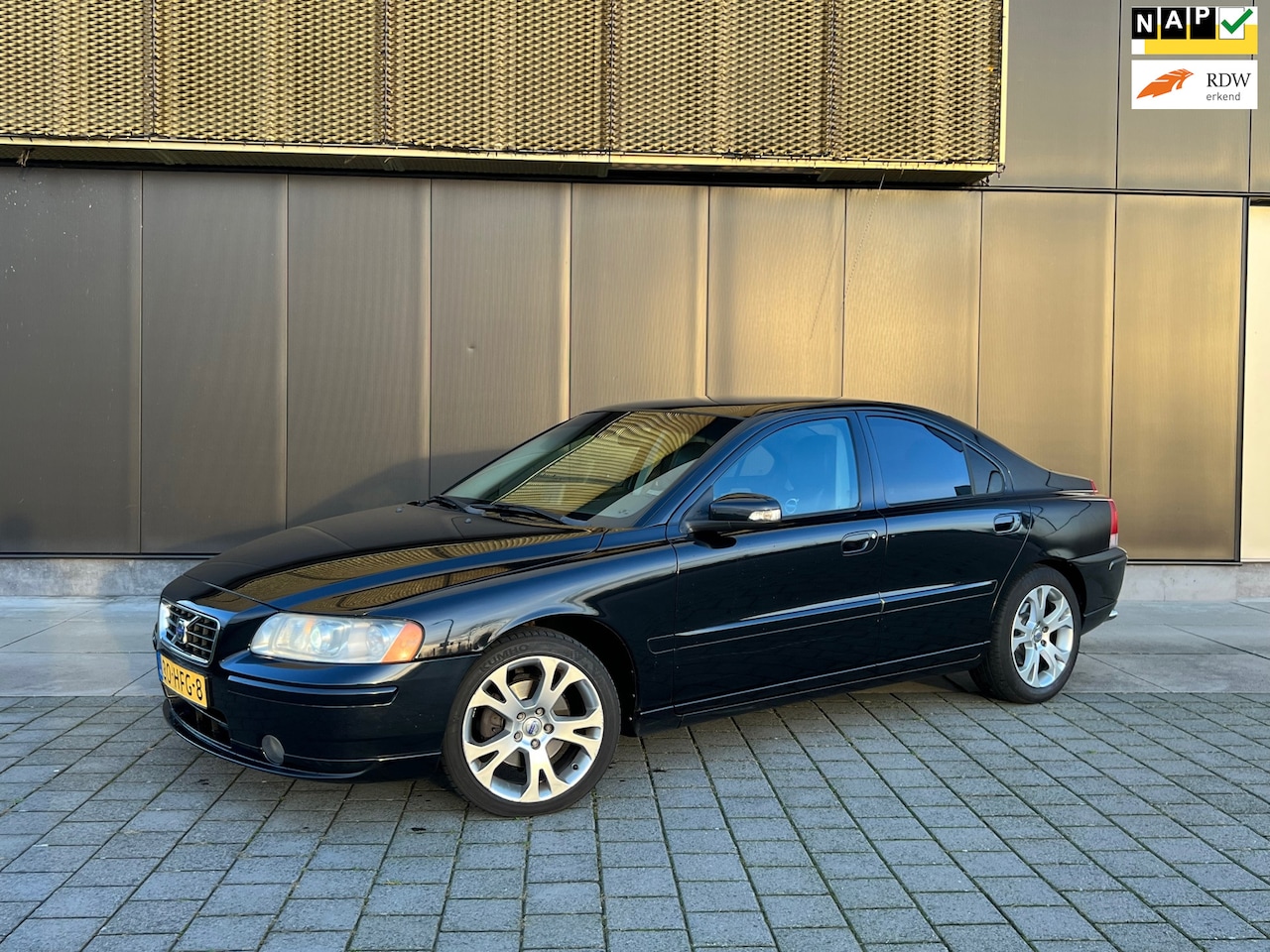 Volvo S60 - 2.4 D5 Drivers Edition Autom|Nwe APK|Cruise|Parksens|Stoelver|Navi - AutoWereld.nl